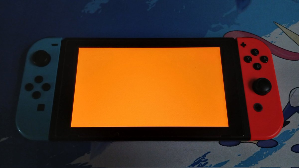 RedDragonTony's tweet photo. Recently, I sent my Nintendo Switch to a repair shop, hoping to fix whatever was causing the orange screen issue (2nd pic); they did a diagnostic and they told me the motherboard was damaged, so they couldn't do anything to repair it.
#NintendoSwitch https://t.co/pI7uB4gfX3