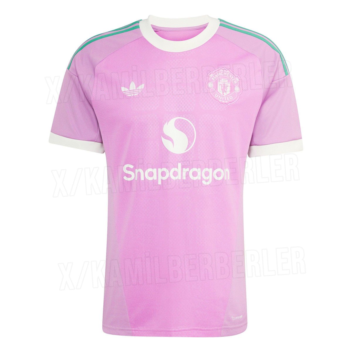 utdreport's tweet photo. #mufc’s 2026/27 away goalkeeper kit 🧤

📸 @KamilBerberler https://t.co/E8ejTu4Z4a