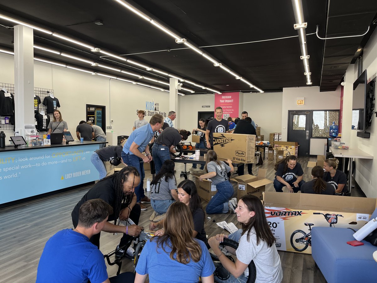 KAAIllinois's tweet photo. Kids Above All is grateful to have had our new partner, @medixteam, stop by to put together 45 bikes for our #fosteryouth to enjoy this summer.
Thank you to #Medix for their volunteer work, and to @fosterlove for connecting this amazing team with Kids Above All! https://t.co/Qljyn2mdSK