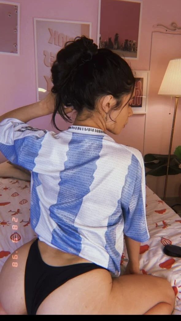 Emma_soull's tweet photo. Si gana argentina estaré regalando una videollamada entre los que den rt y comenten este post <3 🫪 https://t.co/9jDHfxS3f9