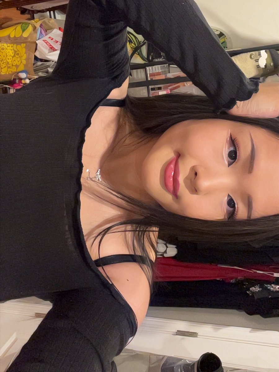 Nell1357's tweet photo. RARE HICCUP STREAM 🎉
Live on ttv hiccup7531
Climbing to chal again 
Come say hi 
🦆🦆🦆 https://t.co/OcWEyJhxty
