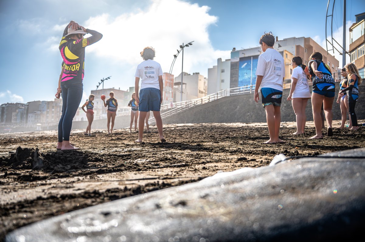 LPAJuventud's tweet photo. 🏄‍♂️🌊 ¡Hora de surfear las olas... a nuestra manera!

Tabla, mar y muchas ganas de pasarlo bien fueron los ingredientes de una sesión de bodyboard llena de risas, chapuzones y algún que otro revolcón😅💙.

El veranito sabe mucho mejor cuando se hacen actividades en el agua☀️🤙. https://t.co/qdehXf77gZ