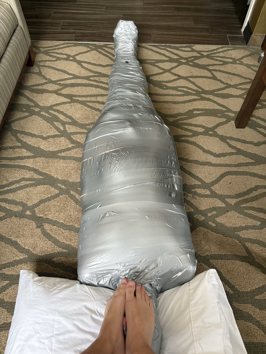 domyouhard's tweet photo. 5 hours like this. And this worm still wanted more😈
#mummification #footworship #feetworshi̇p https://t.co/GHxLKZ2s8l