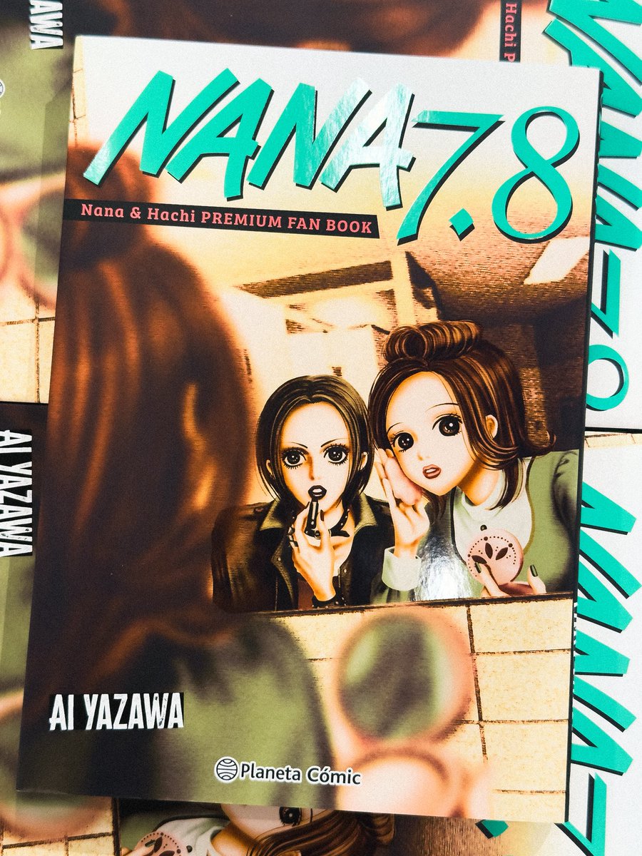 alcalacomics's tweet photo. Después de años agotado… ¡ha vuelto Nana 7.8! 💕

Un tomo con entrevistas a Ai Yazawa, fichas de personajes, originales, localizaciones, inspiraciones…

Formato Kanzenban para acompañar a la edición 3 en 1.

MARAVILLA. https://t.co/0w0H5Frla4