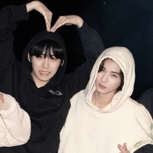 cryingihan's tweet photo. small #taeshan / #gongfourz texting au where taesan breaks the do not contact rule... for the better? https://t.co/5TD1yFHmLT