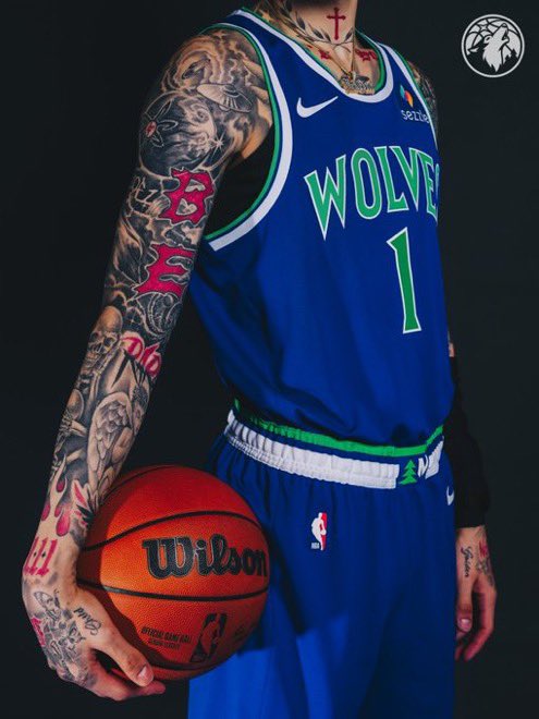 Twolvesarabic tweet picture