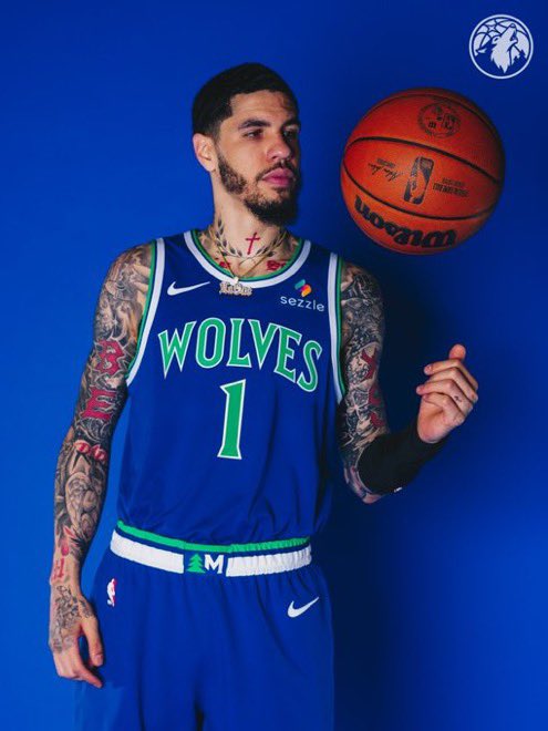 Twolvesarabic tweet picture