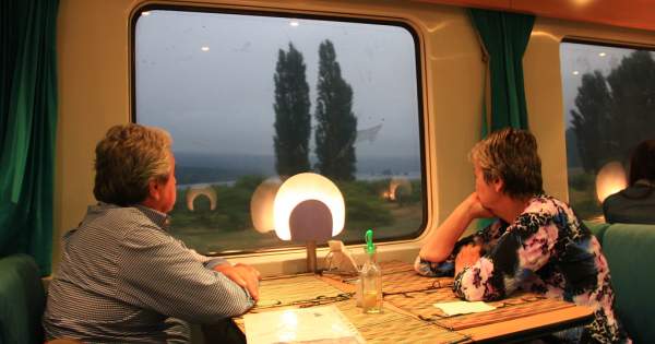 laopinoncl's tweet photo. Tren nocturno vuelve a conectar Santiago y Temuco durante el fin de semana largo https://t.co/a46SIhkbHj https://t.co/gm2FT1wnmX
