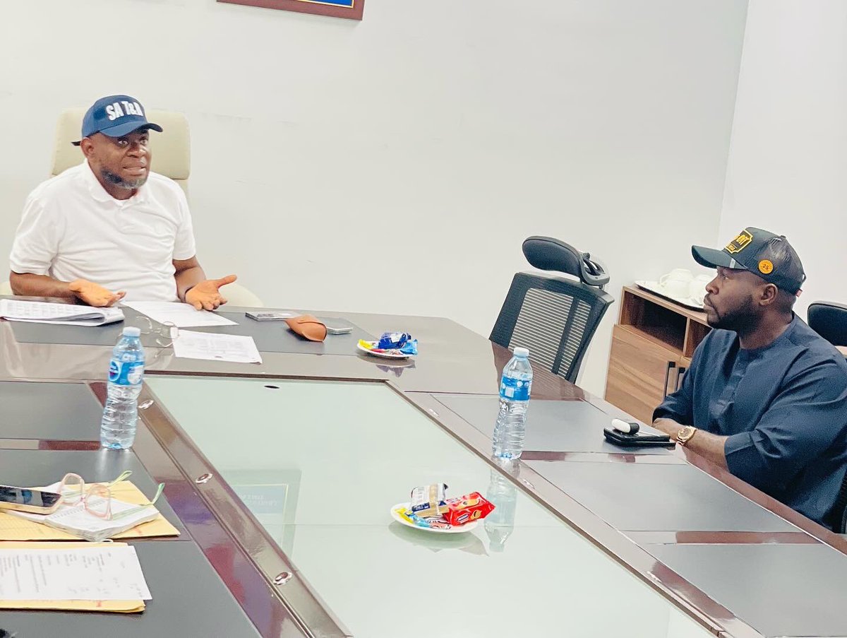 Opeyemi_Ogungbo's tweet photo. Today, I held a meeting with the leadership of the Lagos State Advertising and Signage Agency (LASAA) @lasaaonline to address revenue reporting discrepancies and advance the Agency's integration with the Lagos Revenue Portal (LRP) @lasg_lrp https://t.co/9McJznZgcZ