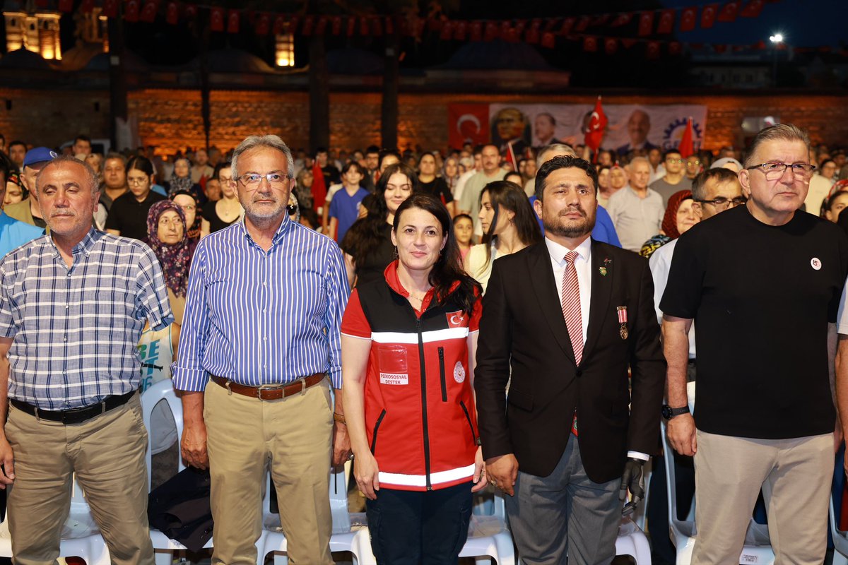 adnankosker's tweet photo. Gebze Kent Meydanında 15 Temmuz Demokrasi ve Milli Birlik Günü’nün 10. yılını kutlamak üzere hemşerilerimizle bir araya geldik. Başta şehit ve gazilerimiz olmak üzere, milli iradeye sahip çıkan bu vatanın asil kahramanlarını saygıyla minnetle ve şükranla anıyorum
#15TemmuzDestanı https://t.co/FX9D5Fqu8g