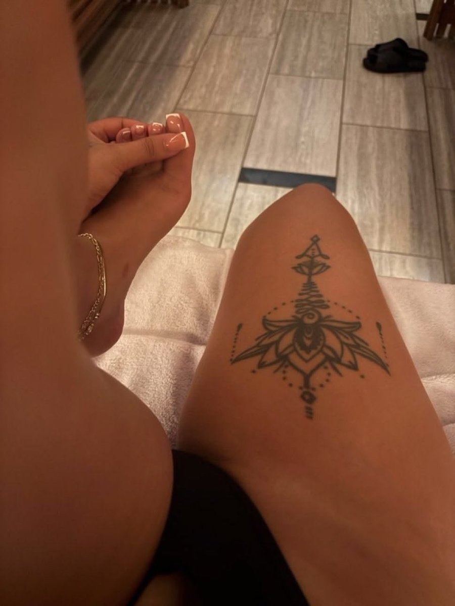 berryiweff's tweet photo. Am sport am I distracting you with my toes💦🩷❤️ https://t.co/lRQWWHC5u8