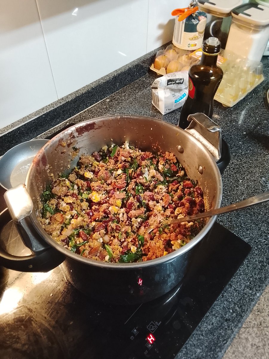 isurtadx's tweet photo. @food_porn17 Eu que o diga kkk https://t.co/99VMT2URXf