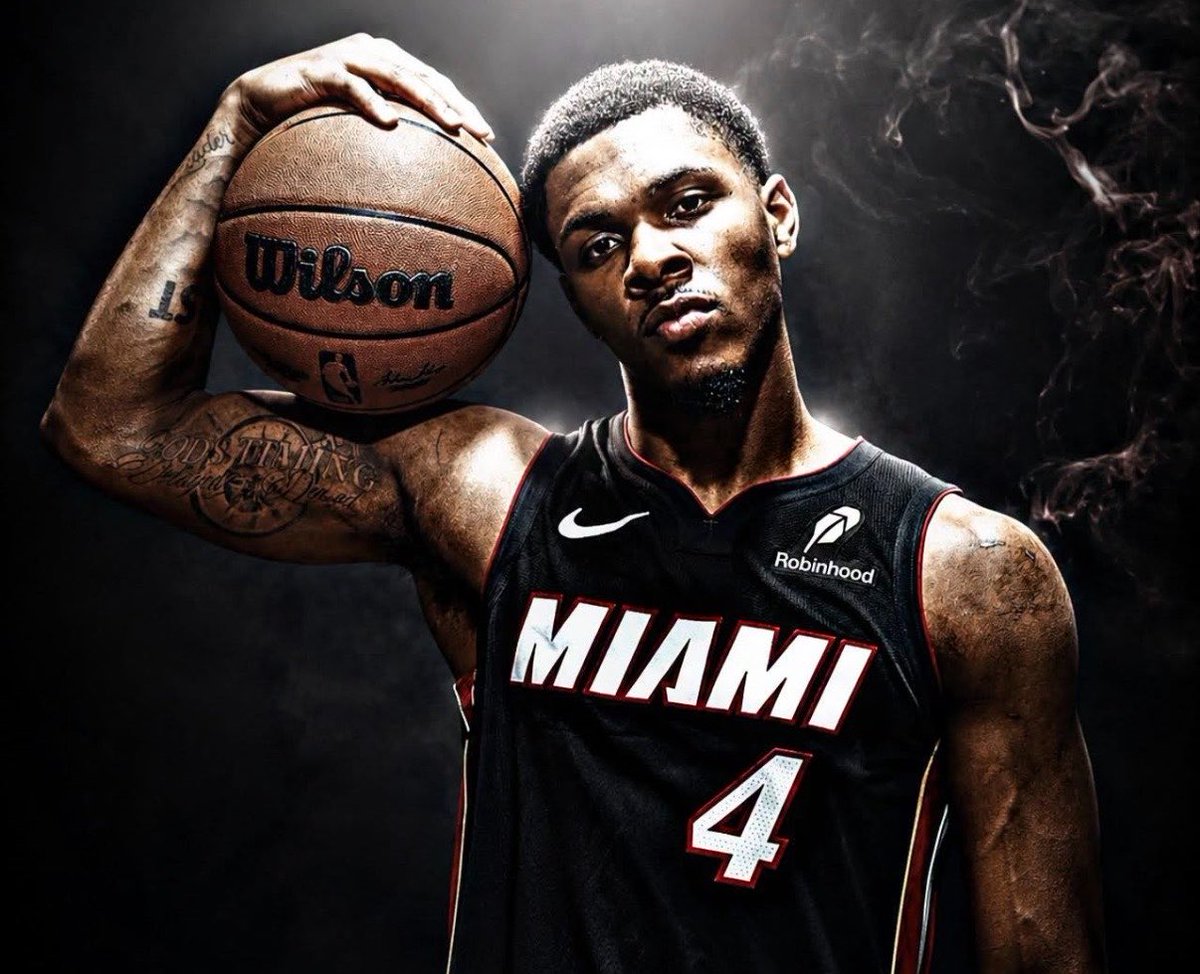 WadexFlash's tweet photo. The Miami Heat are sending Ryan Conwell back to Miami because they’re satisfied on what they seen from him, per @IraHeatBeat

20.5 PPG
4.0 RPG
3.2 APG
42 FG% (15.0 FGA)
31 3P% (9.0 3PA)
100 FT%

He’s going to be a rotational piece for us next season. https://t.co/XFwT1GhUno