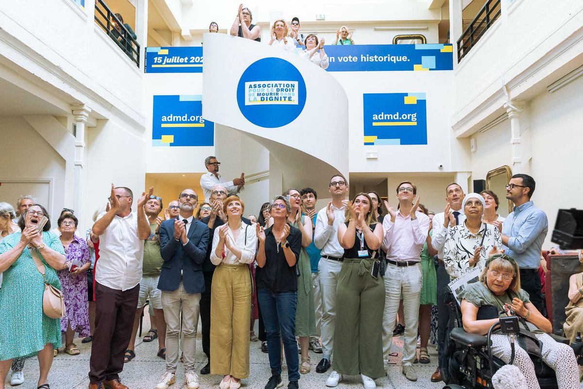 ADMDPRESSE's tweet photo. Enfin ! Le jour tant attendu est arrivé. Ce mercredi 15 juillet, les députés ont voté le droit à l’aide à mourir.
Tellement d’émotion ce soir ! 
La Liberté gagne ! 🥹
#FindeVie #Amour https://t.co/LTzIL0od4s