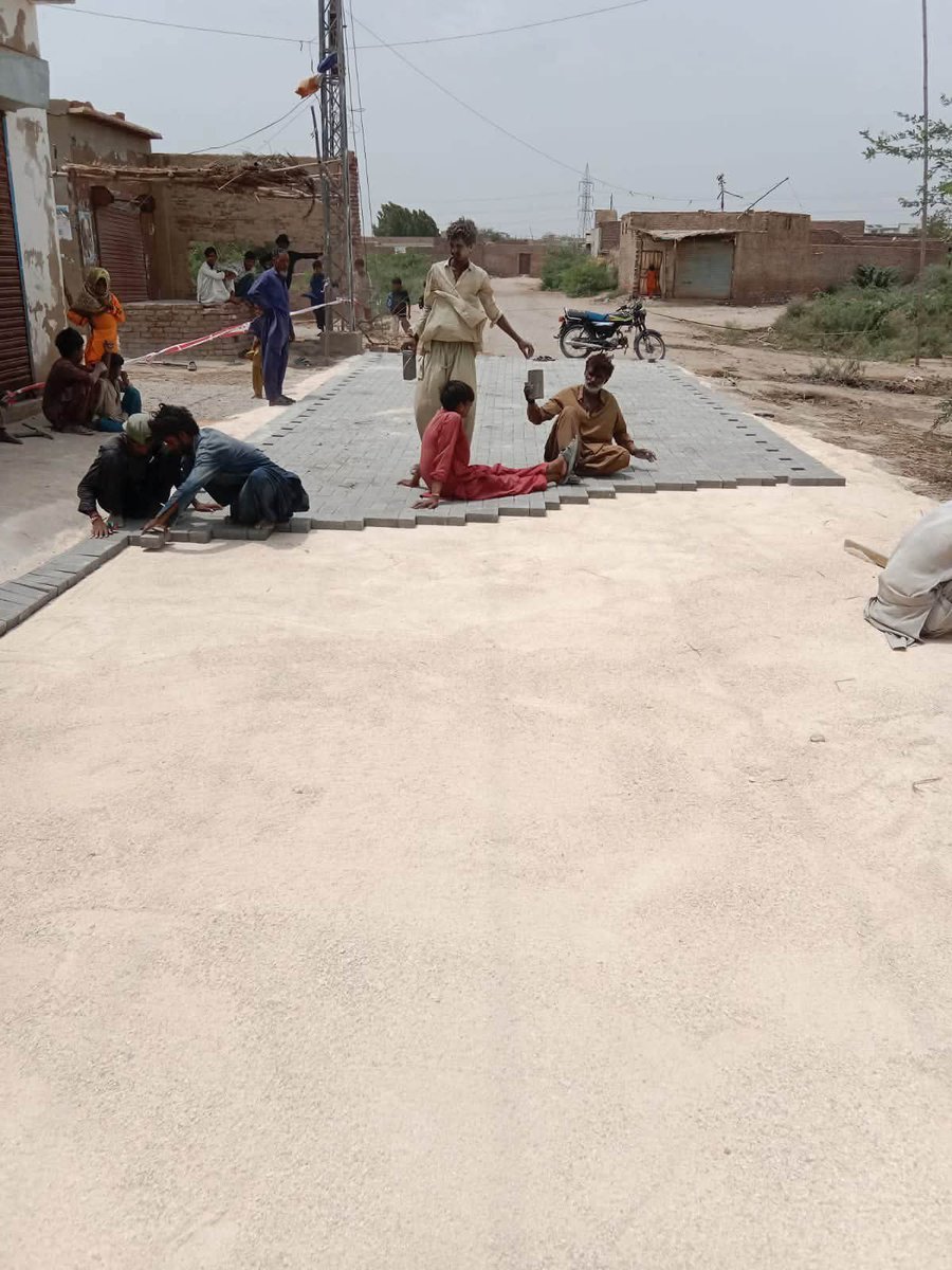 HuzaifaSha13067's tweet photo. Road development underway in Madina Town, UC-5, Town Nerunkot! 🚧

Directives: Mayor Hyderabad @KashifShoroPPP

Supervision: Ticket holder Farid Qureshi &amp; Chairman @MantharJatoi5

Work: Paver block road construction.

#Hyderabad #Infrastructure #PPP #TownDevelopment https://t.co/UVLysiB53Z