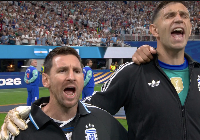 TouchlineX's tweet photo. 📸 - LIONEL MESSI DURING THE NATIONAL ANTHEM! https://t.co/cA0IZITe3q