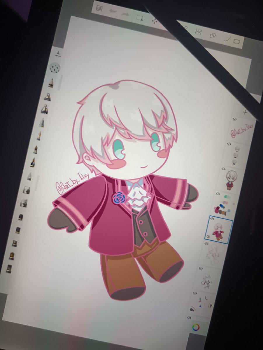 Stefy_Artist's tweet photo. Aquí les traigo a más chicos de Mystic Messenger ✨🌸💕
Había olvidado subirlo por acá 🤭🫣 
Me gustó mucho dibujarlos ✨

Solo me falta la parejita de la rfa 👀 

#mysticmessenger #cheritz #fanart #illustration #ArtistOnTwitter #saeran #ray #vanderwood #unknown #rfa https://t.co/68S7ybrjCo