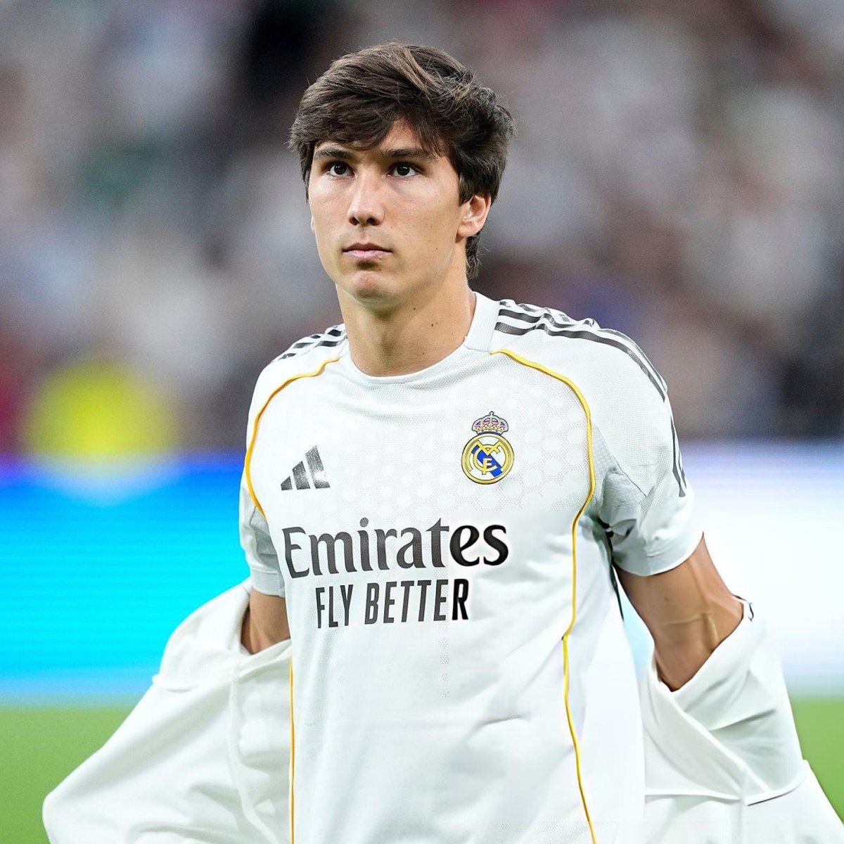 maratonxtra's tweet photo. 🗣️ Yağız Sabuncuoğlu: "Gonzalo Garcia'ya 8 tane takım teklif yapmış. Oyuncu için bonservisle veya zorunlu satın almayla alınırsa Real Madrid, 40 milyon euro bonservis istiyor. Şu anda kampta, kampa onu davet eden de Jose Mourinho, kendisini görmek istiyor. Çok kolay bir transfer değil ama 40 milyon euroluk bir bonservis ayırırsa Fenerbahçe ya da zorunlu satın alma yaparsa alınamayacak bir oyuncu değil." (KAFA Sports)