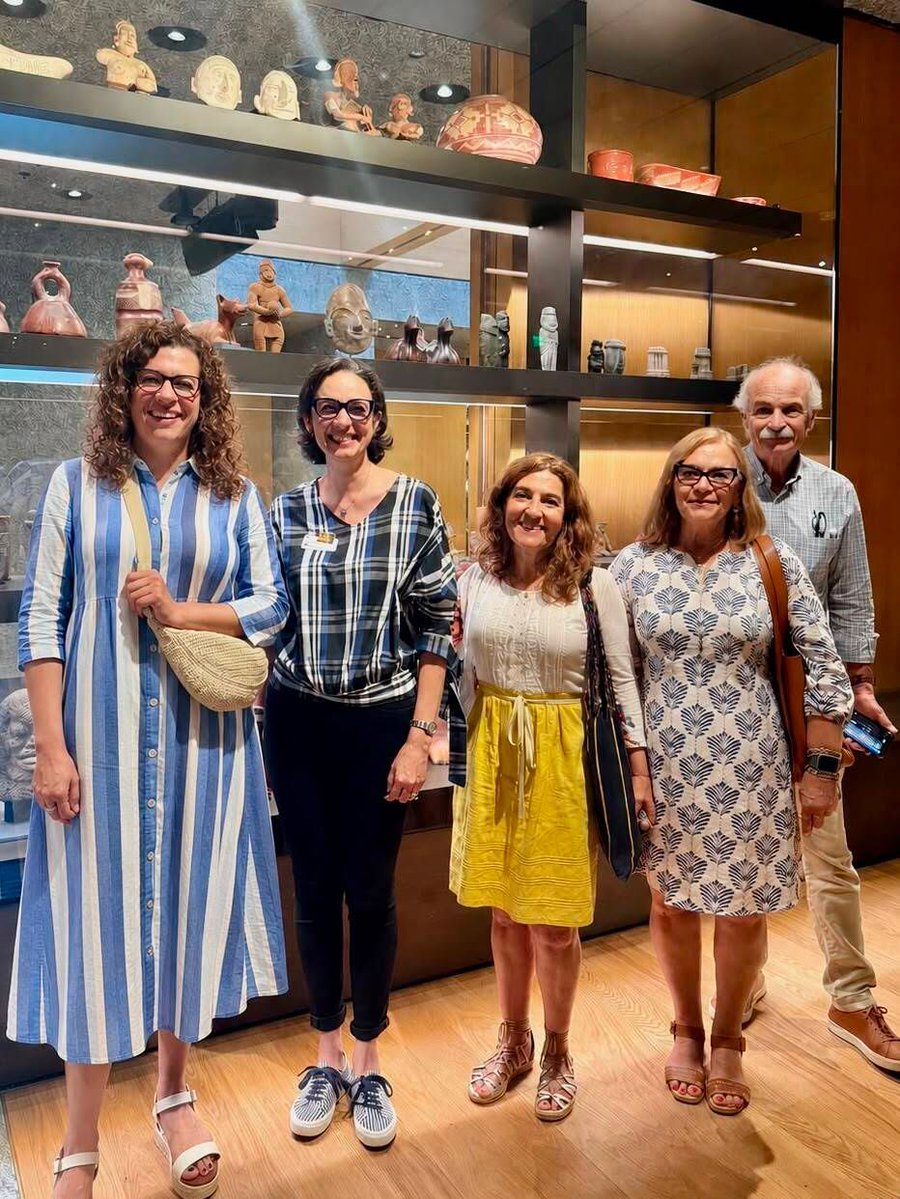 ConsulmexNB's tweet photo. ¡Conoce uno de los grandes legados del México Antiguo! 🇲🇽

No te pierdas el último recorrido guiado gratuito en español sobre el Juego de Pelota Mesoamericano en el Museo de Arte de la Universidad de Princeton.

🗓️ Jueves 16 de julio | 6:30 PM 

⚽ Descubre la historia y el simbolismo de esta tradición ancestral, admira las piezas de la Galería de las Américas Antiguas y conoce los paralelismos entre este juego ancestral y el futbol contemporáneo.

¡Te esperamos! 

#DiplomaciaCulturalMX #DiplomaciaPúblicaMX