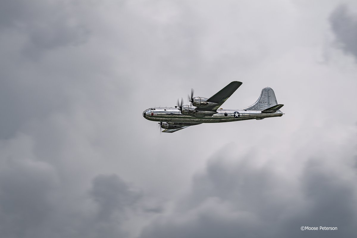 MoosePeterson's tweet photo. Creating Airshow Magic https://t.co/swJlVtsgUP Osh is less than a week away, with more shows coming the rest of  the summer. We all wanna comeback with the treasures, and having a plan helps to capture and bring it home! @BedfordCamera @NikonUSA #NikonAmbassador #NikonPro https://t.co/Hbwaazg6V0