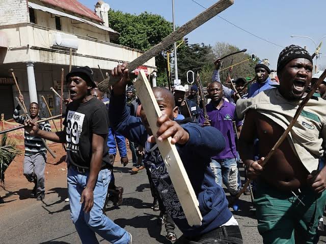 nwobi_ebube's tweet photo. "Banks in Nigeria are owned by Black Nigerians. Nigerians in the entertainment industry aren't competing with South Africa, they are competing with America. People are working to develop themselves over there, while here in South Africa, Our people are walking around with cut!asses."

— Julius Malema SAYS.