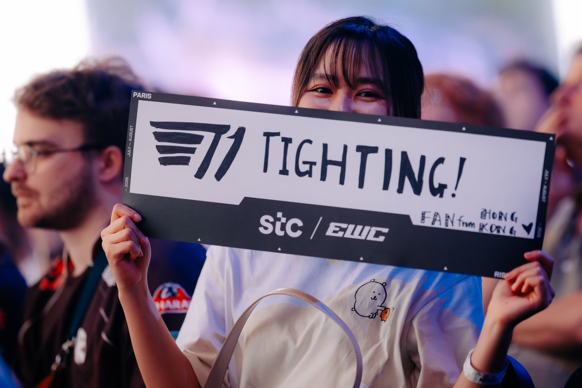 EWC_EN's tweet photo. Were you at the @stc Arena today, watching League of Legends at EWC 26?

If so, you were AMAZING! Thanks for showing up and bringing the energy to the opening day. 🫶 https://t.co/vFTiDxXJau