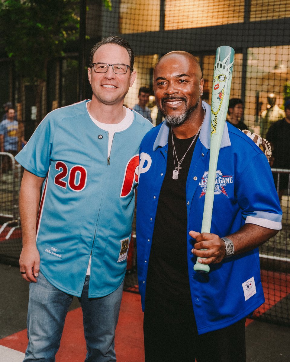 Mitchell & Ness tweet media