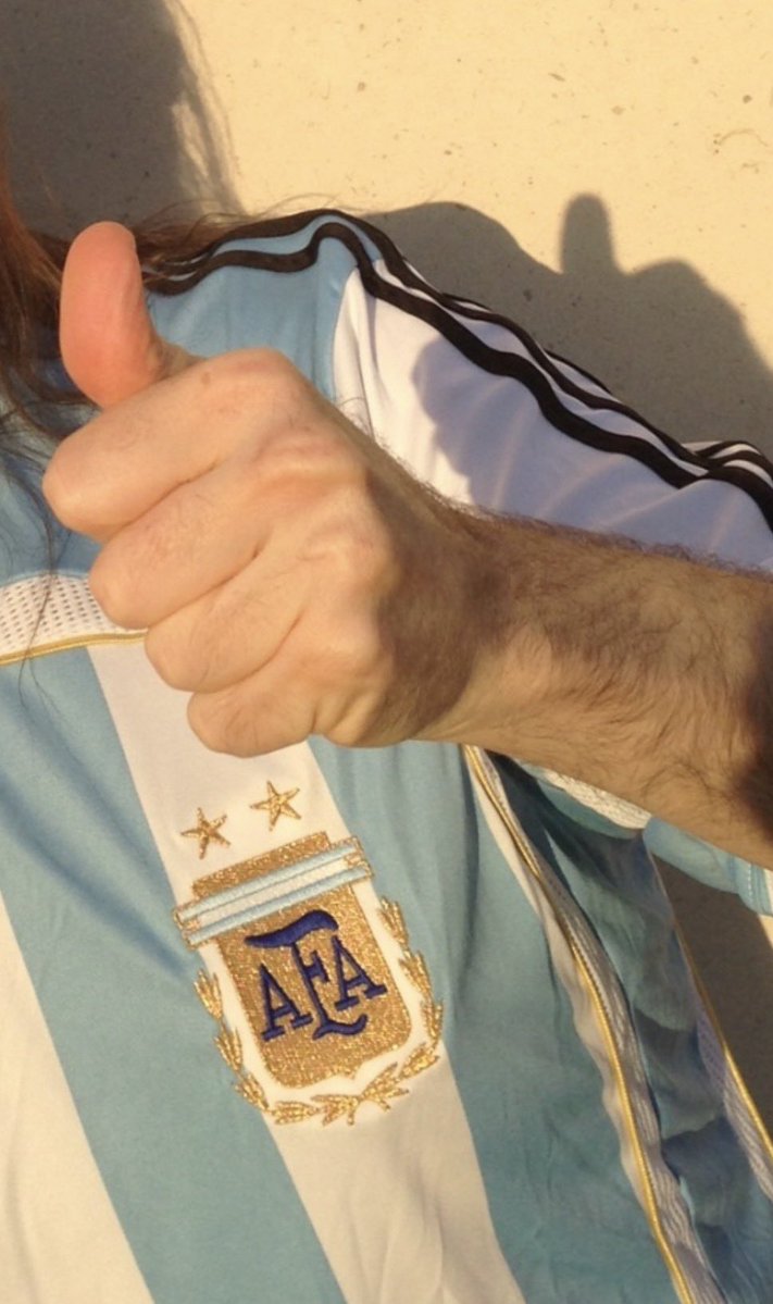 SSantiagosegura's tweet photo. Me van a perdonar los ingleses… pero yo, a muerte con Argentina!!! https://t.co/tccjWI4X7Z
