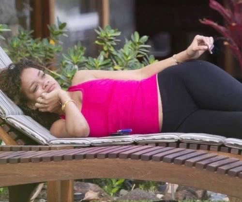 onlyyagirl_'s tweet photo. I’m the most hypersexual asexual young woman alive https://t.co/R5x0qv0fgX