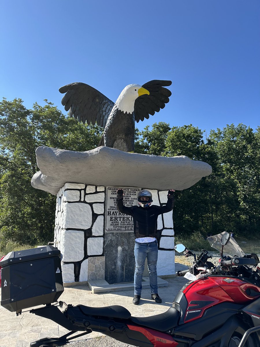ilaaydakdogan's tweet photo. Hayır için çeşme yaptıran kartalcı abimiz 🦅🤍🖤 https://t.co/FFmJm4tCYJ