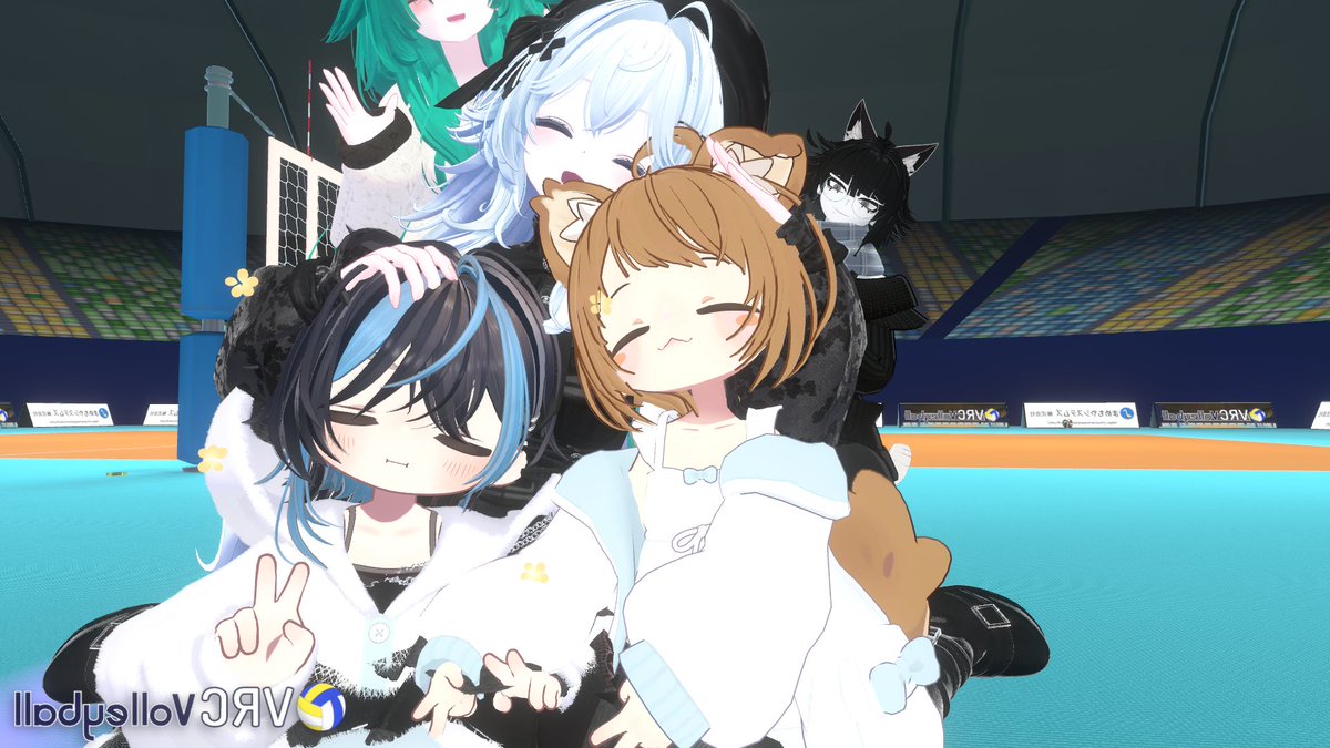 Gameingonigiri's tweet photo. 今日は素敵なチルワ紹介してもらった✨
ポチちゃんのぷにぷにお腹👆
超スーパーギャラクシーウルトラセクシー骨
みんな可愛い集合写真
それじゃおやすみ！ https://t.co/VgU7jvwva6