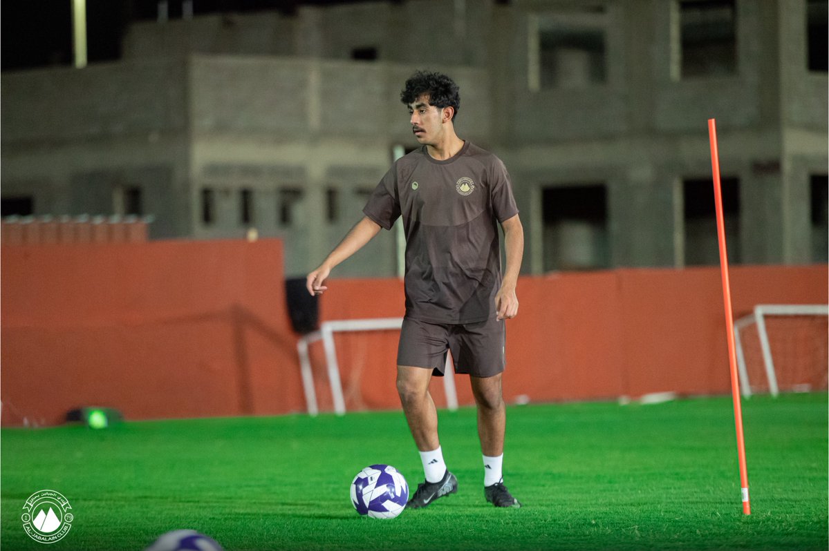 aljabalainFC's tweet photo. يستمر العمل 🔛

#الجبلين | #فارس_الشمال 🤎 https://t.co/UKBHAEZzlG