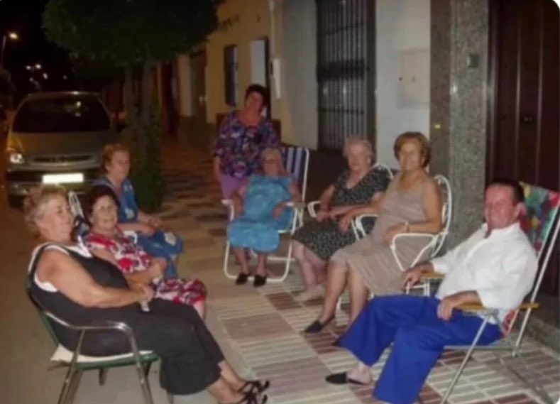 devon_sandra's tweet photo. #mundialrtve
España apoyando a Inglaterra como si fuese nuestra selección: https://t.co/2lvJMoLjhN
