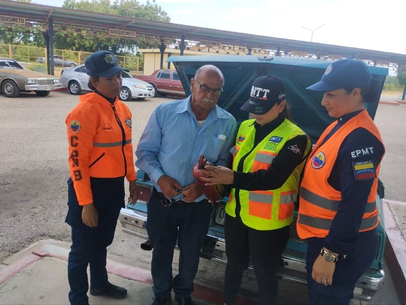 InttContigo's tweet photo. La seguridad vial es una responsabilidad de todos. El INTT recuerda tres medidas fundamentales para garantizar un viaje seguro: 
-Usa el cinturón 
-Evita las distracciones  
-Respeta los límites de velocidad https://t.co/lqLLhRPoMK