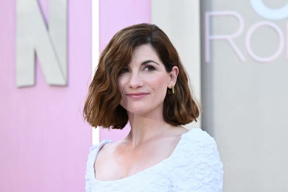Nerdcopolis's tweet photo. Jodie Whittaker ha sido elegida para actuar junto a Ellen Pompeo en el piloto de Hulu, #Chicks. https://t.co/tO3fZDmOMx