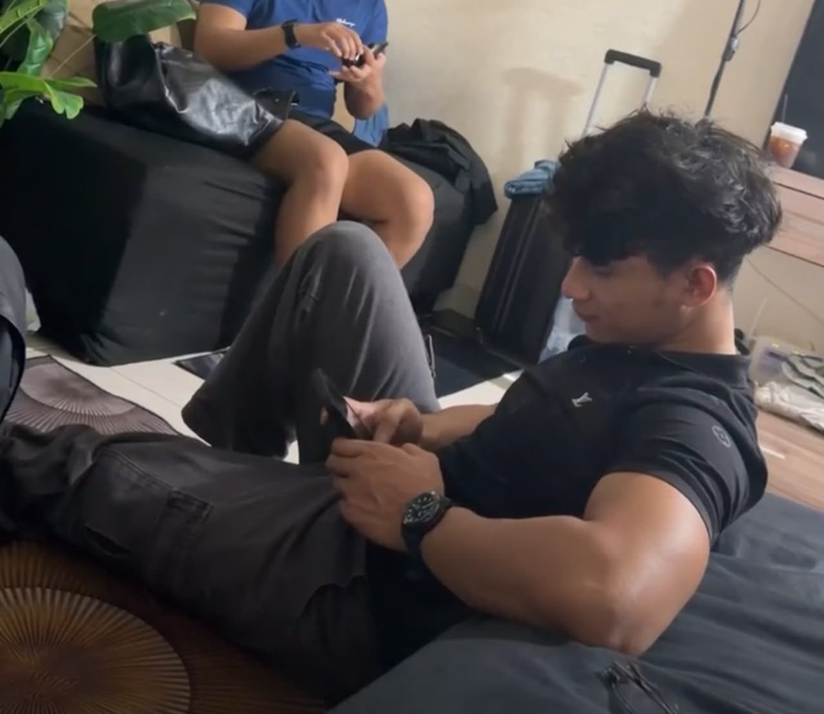 Hakim_xyc's tweet photo. Pov di fotoin temen 🙈 https://t.co/plvigTMgDS
