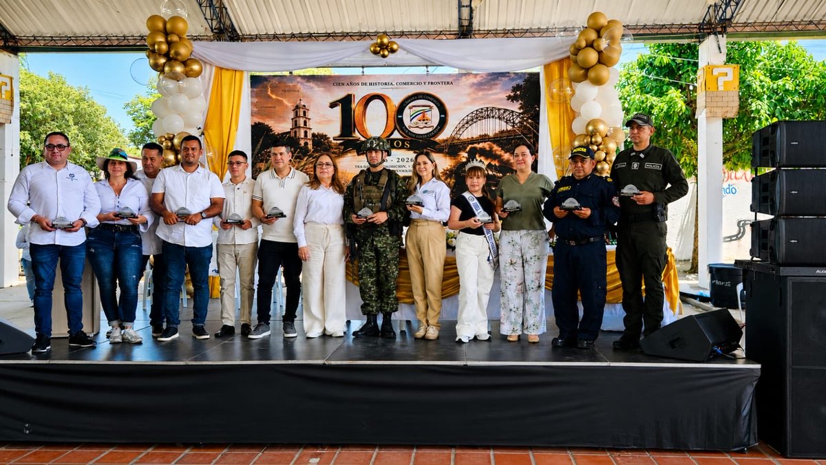 PoliciaCucuta's tweet photo. #S2D | ✨🇨🇴 Puerto Santander celebró 100 años de historia
En el marco del centenario del municipio de Puerto Santander, el Grupo de Policía Comunitaria acompañó los actos protocolarios y el desfile conmemorativo, brindando respaldo institucional.👮🏻♀️ https://t.co/4NZ6XaPlEX