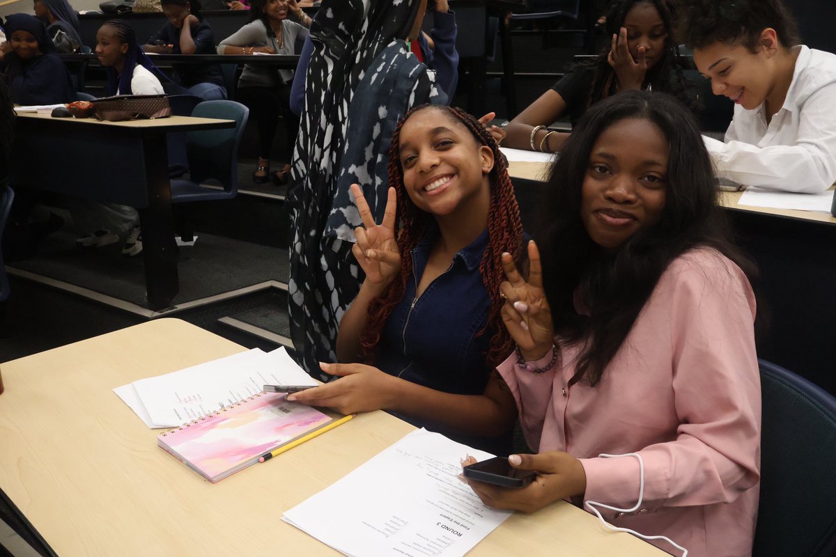 tdsb_cebsa's tweet photo. BSSLP student leaders have completed almost 2 weeks of experiential learning! The program began with 2 days of orientation at @GBPolytech, followed by placements at @tvo, @get_proof, @TDSB, @ADFRNTBooklist, @Sunnybrook, @visionsofsci &amp; more.  

#BSSLP #tdsbcebsa https://t.co/gAHspzS3DH