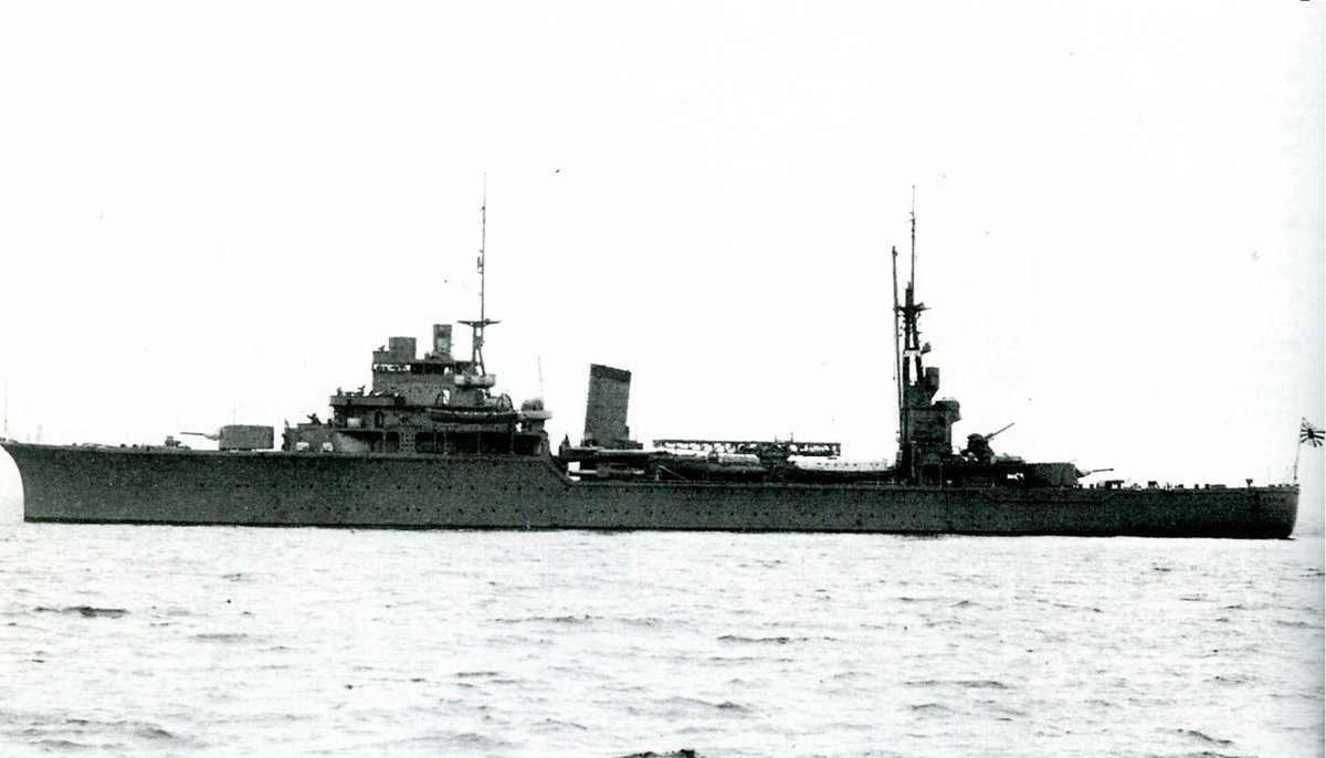TOURIST 1937年7月号 Light cruiser Kashii at Yokohama, Japan, July 15, 1941