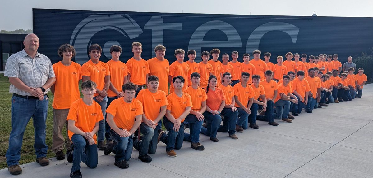 cteclickingco's tweet photo. 100% of the Electrical Trades junior (soon to be senior) class has received and accepted job offers from local employers to work this summer.  Awesome!
#SkillsMatter https://t.co/8jejtiJ9MM