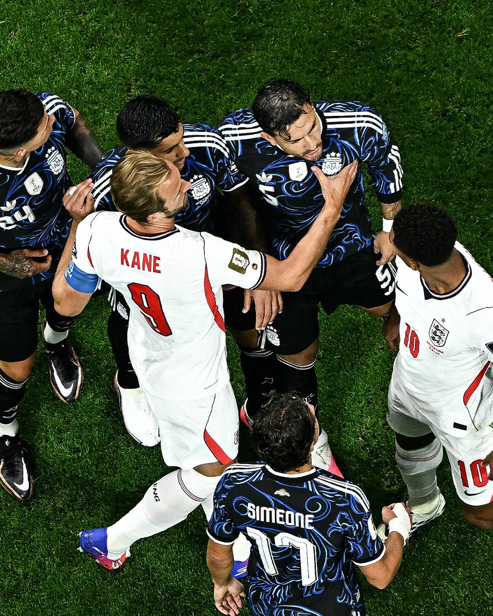 alimo_philip's tweet photo. 🔥 ENGLAND vs ARGENTINA is PURE CHAOS right now! 

😤 The tension, the tackles, the drama — this rivalry is delivering EVERYTHING we wanted and more

🔝 Rivalry Reborn https://t.co/uBUaR4sEdZ