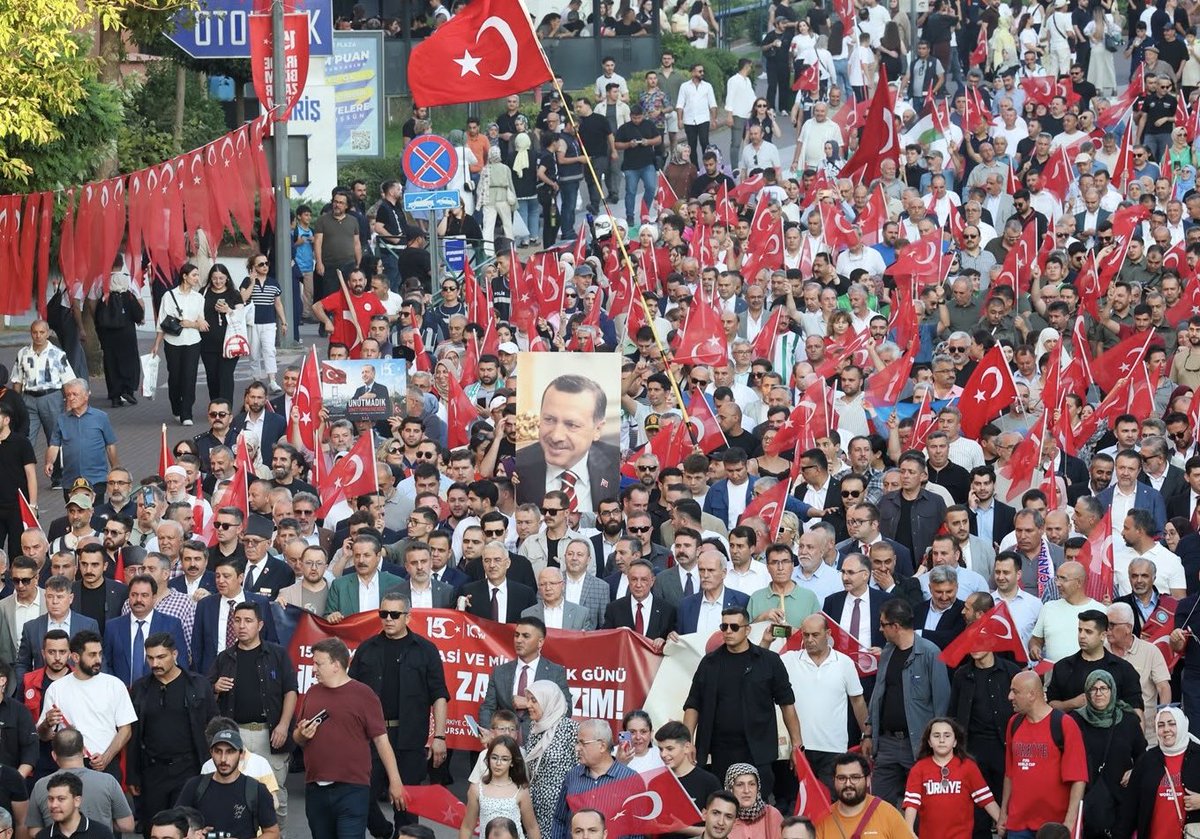AlfatlEkrem's tweet photo. Bursa Valiliğimiz tarafından düzenlenen 15 Temmuz Demokrasi ve Millî Birlik Günü Anma Programı’na katılım sağladık.

15 Temmuz, aziz milletimizin vatanına, bayrağına, devletine ve millî iradesine canı pahasına sahip çıktığı şanlı direnişin adıdır.

Yüce Rabbim, bu millete kasteden tüm hainleri kahretsin. Aziz şehitlerimize rahmet, kahraman gazilerimize sağlık, huzur ve afiyet dolu uzun ömürler ihsan eylesin.

Rabbim, devletimizi payidar, milletimizin birlik ve beraberliğini daim eylesin. Bir daha bu aziz millete böyle acılar yaşatmasın inşallah.