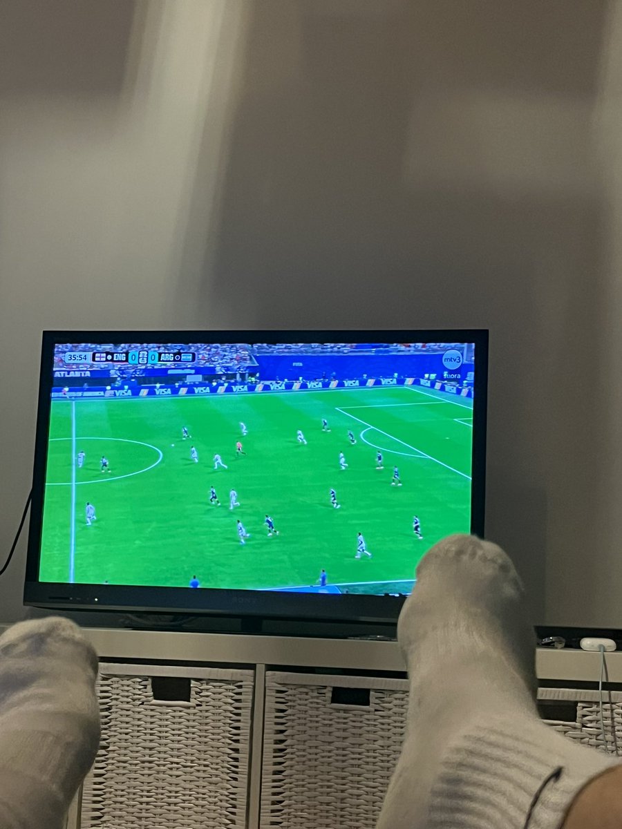 masteraxll's tweet photo. Which sub is gonna be my footrest for this FIFA game😵‍💫🙇. Slaves DM😈🐶

#cashmaster #footrest #nikesocks #nike #sniff #findom #worship https://t.co/HIfjP5BVB6