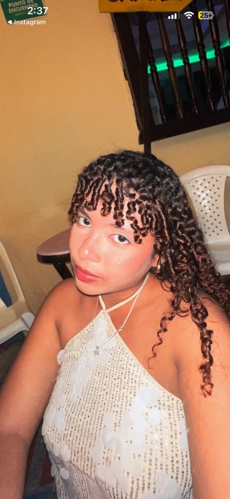 heavellesq's tweet photo. @haroldjoeel KARIME  HERRERA DE CARTAGENA BOLIVAR ESTA ESTAFANDO GENTE CON NÚMERO DE TELÉFONO +57 302 3249158  esta es la cara de la LADRONA #Estafa #Rosalia #Cartagena https://t.co/73dcog0nQA