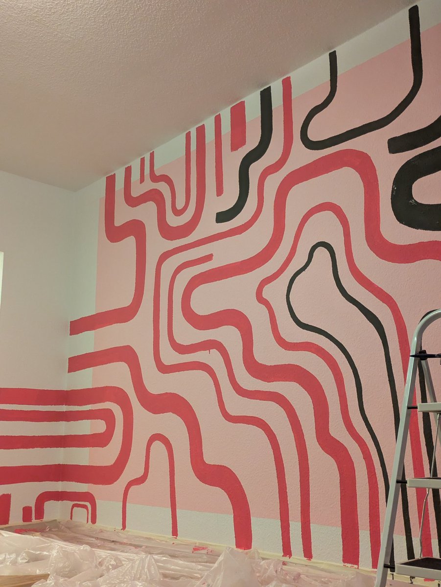 HarmSebastian's tweet photo. Achtung: Work in Progress!

Hätte mir vor 5 Monaten jemand gesagt, dass ich meine Wand rosa streiche, darüber ein dunkelpinkes (mit Glitzer!) und graues Muster malere, dann hätte ich das wohl lachend abgetan - zumal es mir tatsächlich zusagt. Turns out, es fehlte nur die richtige Freundin.