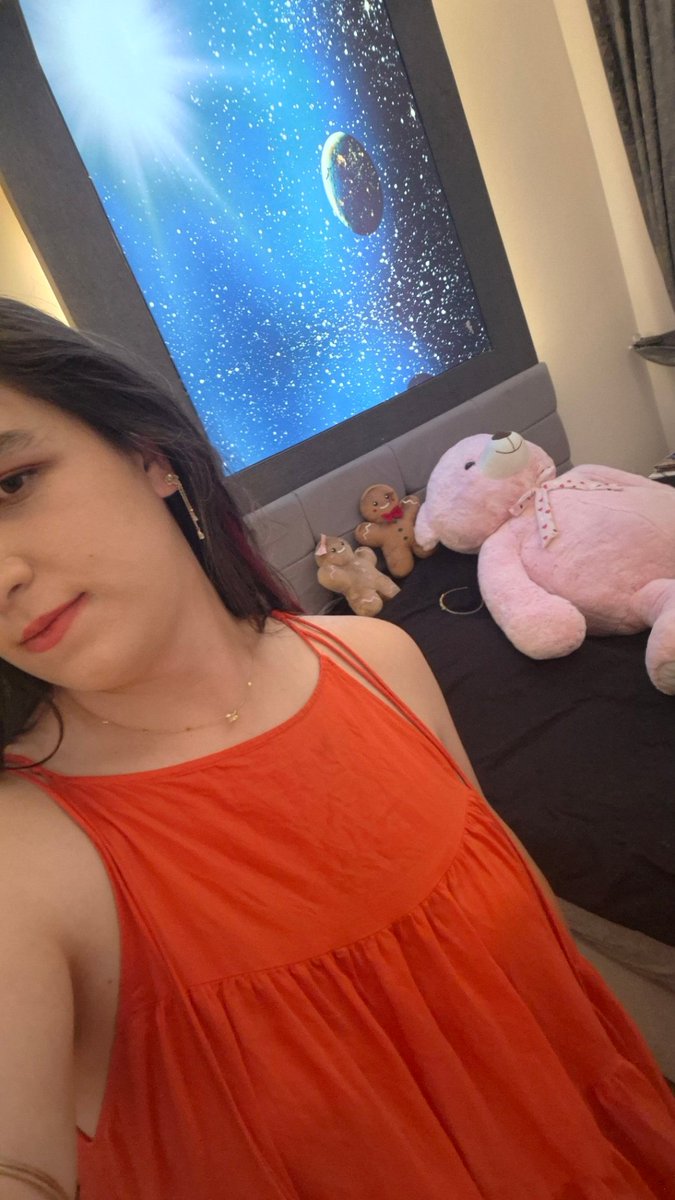 AlyaCansell's tweet photo. Eve geldim ancak ev ahalisi "nihayet" der gibi bakıyordu. 😌

Beni evde bekleyenlerin listesi:
🐻 Ayıcık
🍪 Kurabiye kadın ve adam https://t.co/NvEWHvq4pU