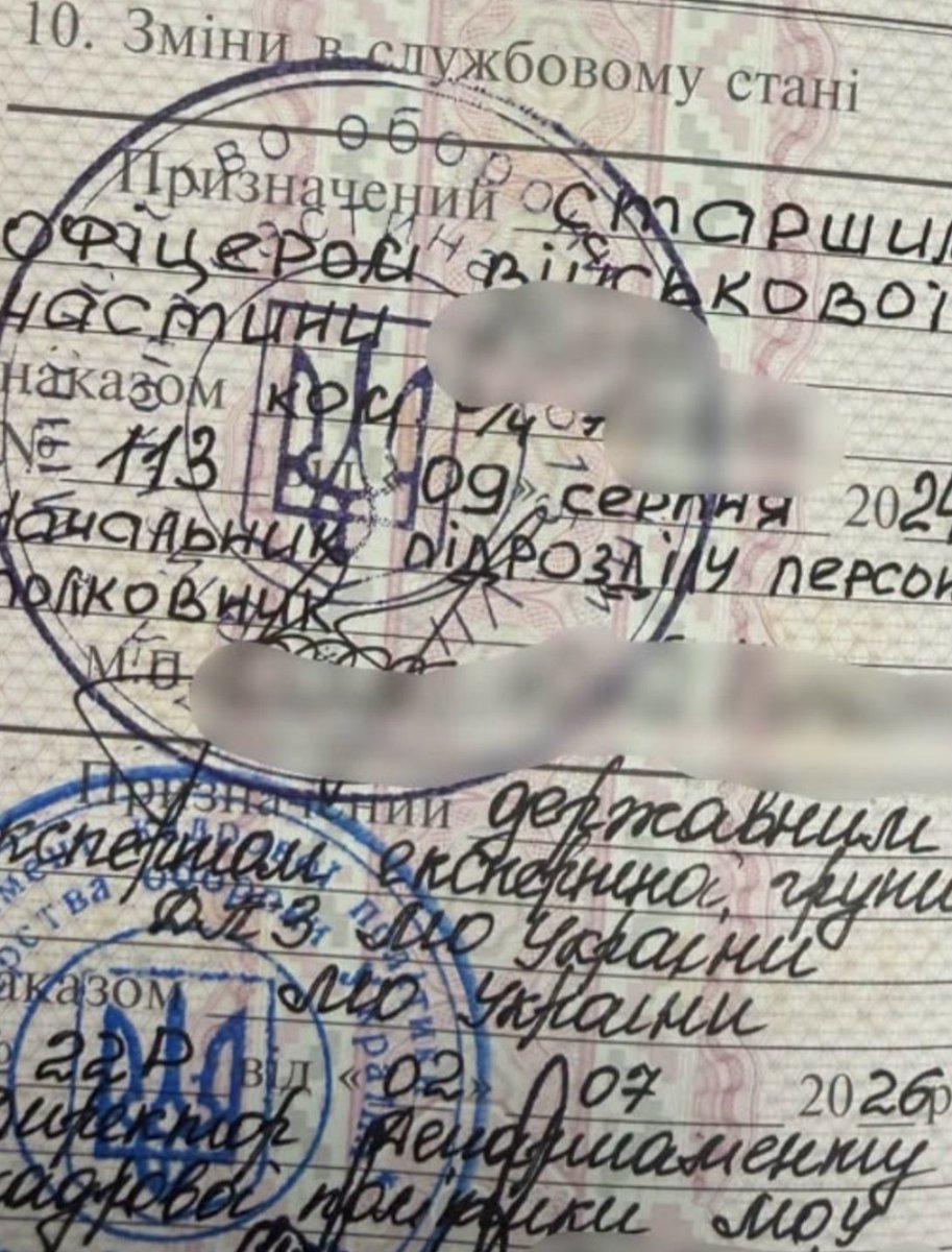 sinicynr's tweet photo. Менше двох тижнів тому я з побратимом були остатончо переведені з бойового ударно-розвідувального підрозділу в Міністерство Оборони.
Робити реформу якості. Державного гарантування якості.
В травні заступник міністра оборони @mstyslavbanik  почав хантити мене очолити цю реформу.
Вперше виїхав з ним на каву в Запоріжжя з позицій наших екіпажів.
Згодом я таки погодився і влився в команду "реформи закупівель" тільки тому, що зрозумів, що це справді вікно можливостей для змін в найскладнішому та найкорупційнішому міністерстві і що ці люди тут «не про гроші», а про цінності і бажання змінити систему.
І пропрацювавши з командою Мстислава та Михайла півтора місяці - я ще більше зараз в цьому впевнений.
Десь близько місяця, ще не будучи переведеними, за сприяння командирів моєї попередньої в\ч, ми в МОУ займались підготовчими етапами до запуску реформи.
Реформа мала полягати в трансформації існуючого ГУ ДГЯ (орган в структурі МО чисельністю в 1000+ осіб переважно військових, переважно полковників-підполковників)) в цивільну агенцію Q1 з військовими посадами і ринковими зарплатами та data-driven підходами, зниженням людського фактору при перевірках та вцілому у відході від радянської спадщини «воєнпредів», яка особливо досі нікуди не поділась.
З аналізом та аудитом процесів та функцій в існуючій структурі, які з самого початку наражались на нормальний такий спротив справжніх (переважно правда паркетних) полковників. З зляганням керівників «на больнічку», саботажем та блокуванням.
Але ми працювали. Нормативка, концепція, аудит штатної структури, бюджетування, старт розробки ризик-орієнтованої моделі оцінки контрактів та постачальників, пошук людей в core team з цивільного сектору для заведення іх в структуру МО та проектних офісів та переведенням-прикомандируванням фахівців з військ.
Активно-реактивний хантінг дата-аналітиків, проджектів-напрямківців, аудиторів, ризик-менеджерів, айтішних продакт-овнерів, юристів, фінансистів, бухгалтерів.
Когось завели-перевели, когось не встигли.
Робота з міжнародниками та антикором.
Пошук міжнародного фінансування реформи (знайшлось і дуже швидко, бо партнери у реформі були зацікавлені на 101%).
У тому числі було ініційовано початок вибіркового контролю якості дронів, бо це зараз ніяк не перевіряється, попри те шо ми на них тратимо на це ледь не третину оборонного бюджету. І при цьому в кожній бригаді є "паяльні" та майстерні, щоб допилювати закуплені БпЛА.
Я це до чого.
Ми то переведемось якось з МО в бойовий підрозділ, різати логістику і палить окупантів, ми це вмієм робити непогано.
Але впевнений, що вікно можливостей з докорінними реформами в МО сьогодні було свідомо закрите. Розходимось)
p.s.Враховуючи, що «реформа якості» була лише частиною «реформ закупівель» - я був на десятках нарад та синків де за день ламались мільярдні схеми. Чиїсь схеми, які там існували подекуди ще з часів Кузьмука)
p.s.s. Дякую крутій невеликій команді, які цілодобово тягнули усе це на собі.
Це було недовго, але круто і багато чого вдалось зробити.