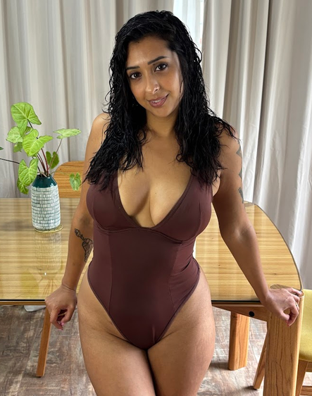 florezonee's tweet photo. Don't just look... say something. 😘 https://t.co/Ahquci4fBu