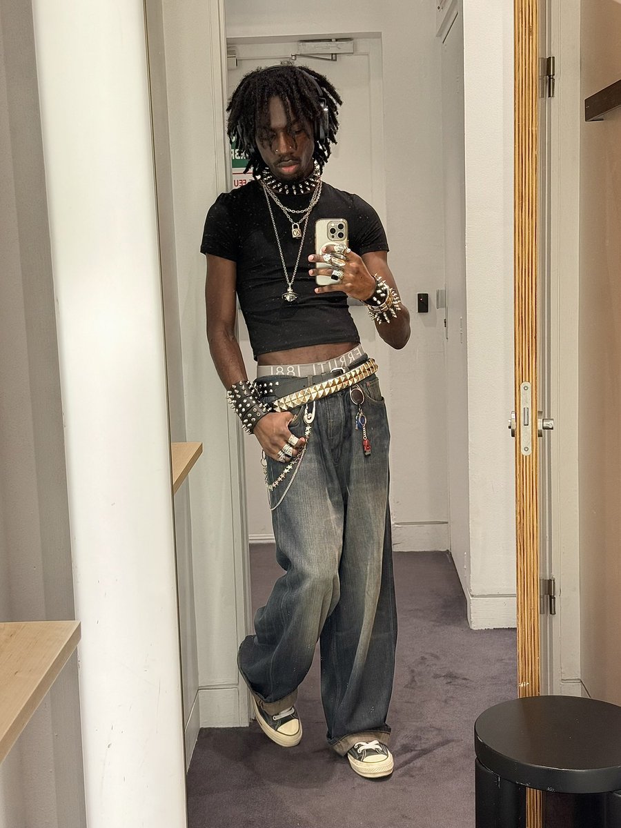 Punkchylde's tweet photo. Been a while #GamersButFashion https://t.co/N0e2ACvXyz
