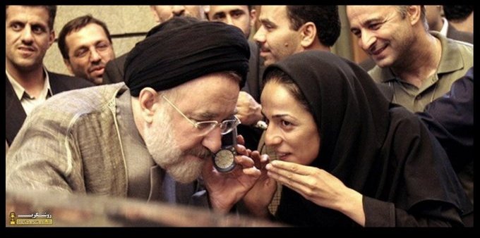 Ghalamdar_'s tweet photo. حاج آقا گوشتو بیار
حاج آقا این حرفآ دیگه فایده نداره
حااج آقا الان دیگه همه فهمیدن شما چه پفیوزی هستی https://t.co/T2djZwFyZH